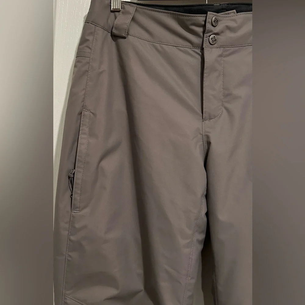 Columbia Men’s gray Arctic Trip ski pants. Omni heat. Waterproof. Size M.